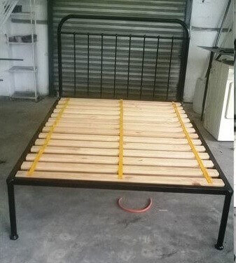 metal bed image