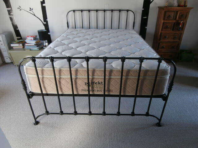 metal steel iron bed image
